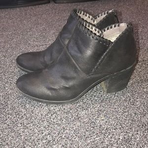 Black booties with small heel